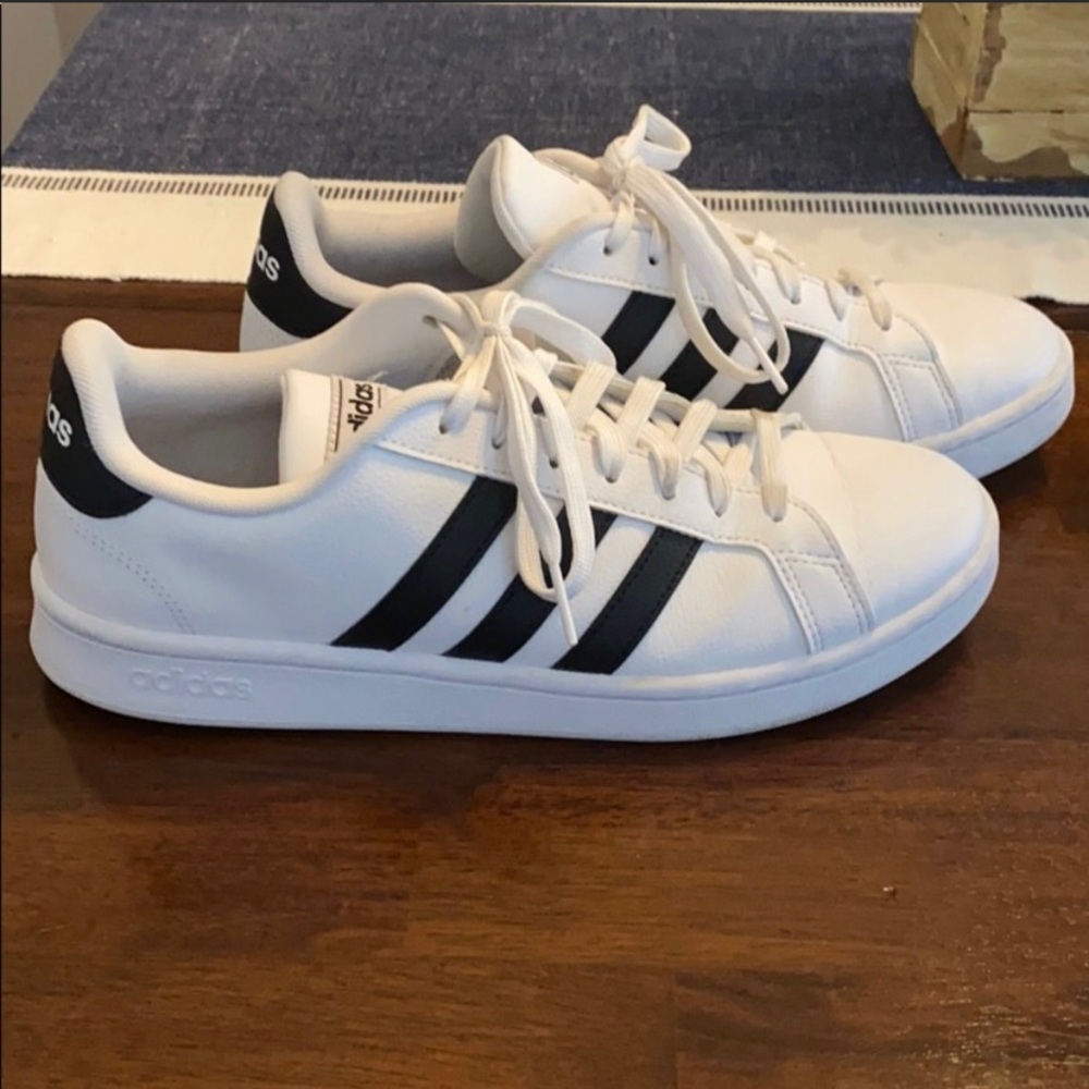 Adidas 9.5 ladies shoes
